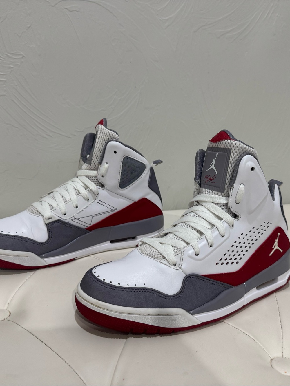 Jordan Air Jordan SC-3 629877-104 White Gray True Red Men’s Mid Top Sneakers